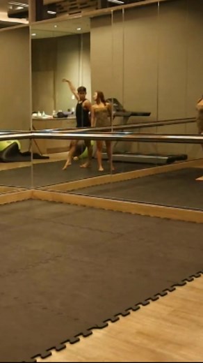 Part1| Wag Mo Akong Iwan Mag Isa Dance Cover [Song by: Angeline Quinto] If there's that favorite dance of mine, that's a love dance. Dancing through the emotions of the music and simply getting lost and finding myself back through the art of dance. Follow me at chryzquinyu.official #dance #contemporary #dancing #dancewithme #dancelife #AngelineQuinto #reelsfb #fyp #chryzquinyu | Chryzquin Yu | Facebook