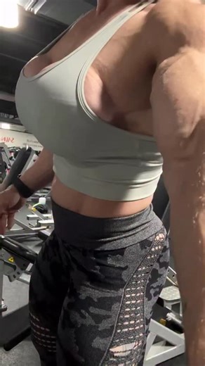 71K views · 5.8K reactions | Incline bis for you guys  • • • • #girlswithmuscle #girlswhoflex #musclegirls #herbiceps #fitchick#femalebodybuilder #femalemuscle #bodybuilding #biceps #flex #gains #fitness #fitfam #FBB #Fit #girlswholift #musclemommy #musclewomen #womensphysique #muscle #femalebodybuilding #fitgirl #gymchick #muscularwoman #workout #muscularwomen #strongwomen #armday #monday | Maryalyce dammann | Facebook