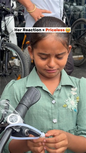 Her priceless Reaction ❤️🥹🥰🎁🎀 #bharathcyclehub #bangalore #bch #viral #rcb #cycling