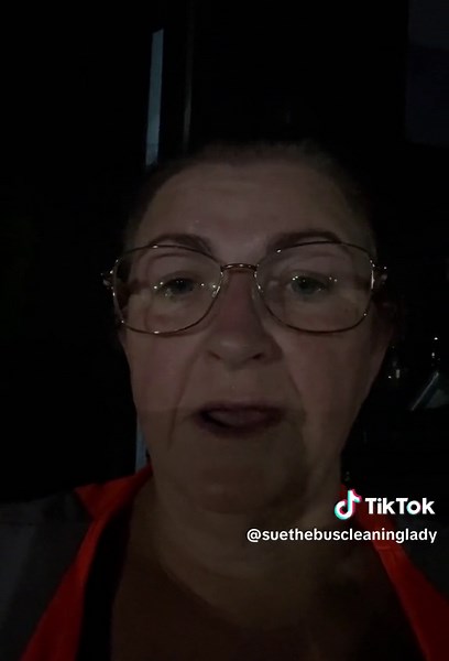 Working nights again which is good during the hotter months. And the depot has been asphalted which makes its easier to clean. Loving the quietness of the night.#suethebuscleaninglady #jimmy #nightshift #cleaner #walla #fyp #aussie#nightcleaning