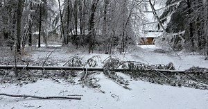 Mackinac Bridge closes again because of ice falling from bridge