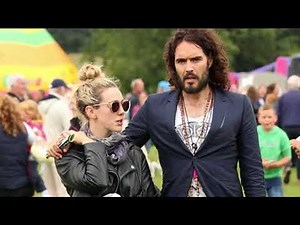 Russell Brand marries Laura Gallacher in front of Jonathan Ross, Noel Gallagher and TV sister Kirsty