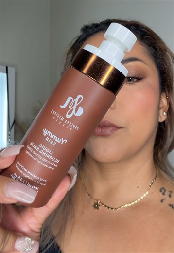Been obsessed with this setting spray from @DanessaMyricksBeauty 🤎🤌🏼 Its amazing 💯 🤌🏼 • ———- Yummy Skin Liquid blurring balm Mattifying setting spray——- • @Danessa_myricks #gifted #danessamyricksangels #danessamyricksbeauty #maggiiiesmakeupcorner #maggiiiesmakeup