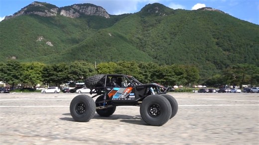 Axial RR10 Bomber 110th Scale off-road Rock Racer #4│Rebuild and test run