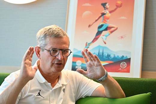 Jean-Pierre Hunckler, le président de la FFBB en visite à Clermont, évoque ses défis face au basket actuel
