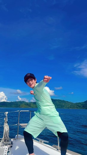 Luxury Yacht Hopping Tour in Kota Kinabalu for a Fun Family Vacation