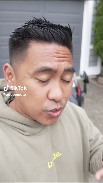 How to properly clean a motorcycle windscreen! #motorcyclewindscreen #sportbiketips #motorcyclesoftiktok #bikelife