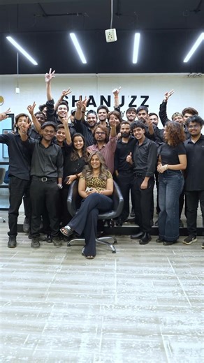 Ash haircolor master class at shanuzz academy!🎉 #shanuzz #haircut #youtuber #ashhair #hairlook