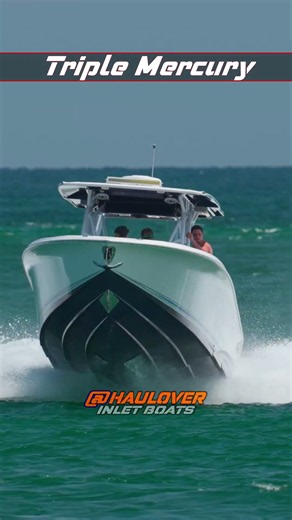 This is why everyone loves Haulover Inlet 🌊😎 #hauloverinlet #boats