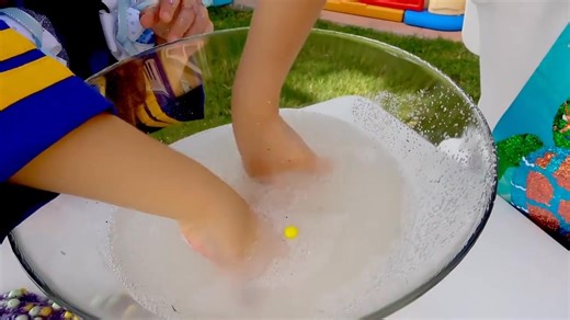 42K views · 405 reactions | Diana finge ser el bebe Oliver y otras cuentos divertidos para niños part-2 #challenge #kids #niñas #fun #anak | Diana And Roma ESP | Facebook