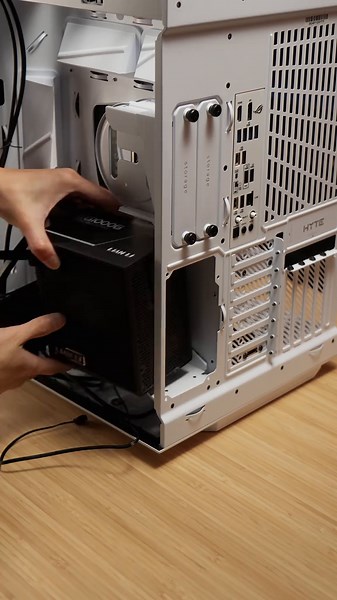 HYTE Y70 Touch Infinite: Ultimate Custom PC Build Guide