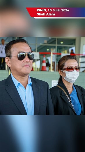 9.1K views · 78 reactions | Pengasas dan Pengerusi Eksekutif Kumpulan KK Mart, Datuk Seri Dr Chai Kee Kan dan isteri, Datin Seri Loh Siew Mui dilepas dan dibebaskan (DNA) oleh Mahkamah Sesyen Shah Alam hari ini atas pertuduhan melukakan perasaan orang Islam dalam isu penjualan stoking tertera kalimah Allah. Berita penuh: https://www.bharian.com.my/berita/nasional/2024/07/1271567/terkini-pengasas-kk-mart-isteri-serta-tiga-pengarah-bebas-lepas | Berita Harian Online | Facebook