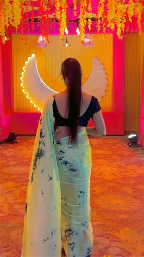 Shraddha Temre Katre on Instagram: "刺 Walk + Saree = #love ♥️ #sareelovers 奈鹿✨ . . . . . . . . . . . #follow  @kat__shraddha #instagram #insta #beauty #fashion #reels #look #simple #walk #saree #sareelove #instalove #all #foryou #morning #instafashion #family #loveyourself #instalike #instamood #instafit #fyp #cute #girl #reels #followforfollowback #like"