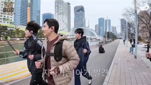 A woman said "EXO" when they passed by and Chanyeol raised his hand and said: "EXO is over here", because the woman was looking at Younghoon 😅 The caption says "If you're handsome, you're EXO"