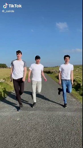 Normalise skipping #cairde #dance #foryoupage #skipping