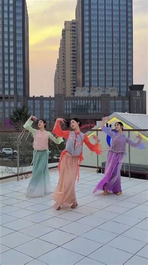 Spring's March: The Coziest Dance Contest