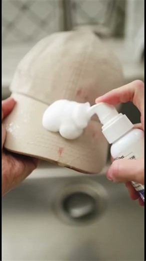 Wash your hat without warping the shape #cleaning #hat #laundryhacks