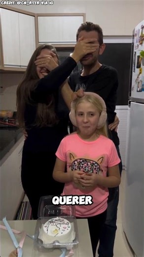 ¡La niña que arruinó la revelación de género sin querer! 🎂💖😂 #shortvideo