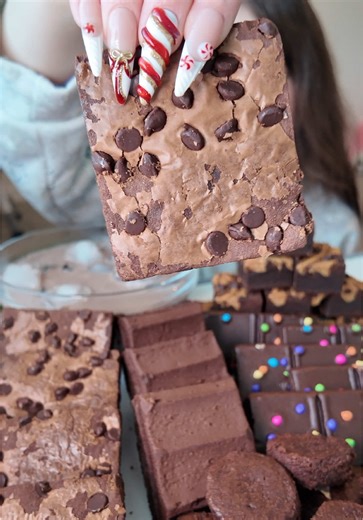 brownie mukbang 🤎 as a chocolate lover I truly loved filming this video so very much🥰 what’s your favorite type of brownie?? #brownies #brownie #chocolate #mukbang #fyp