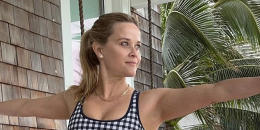 Reese Witherspoon Flaunts Her Toned Abs in Sports Bra and Leggings in New Video