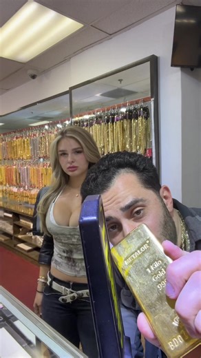 @Sava 🥬 is a thief !!! TRAXNYC.com , call 212 traxnyc | trax nyc