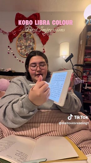 Kobo Libra Colour Review: My First Impressions!