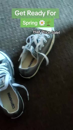 Classic! Must-have Converse All Star Chuck Taylor 👟👟👟👟👟 #converse #converseallstar #conversechucktaylor #sportsshoes #trainers