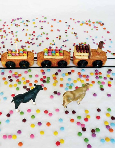 Gâteau d'anniversaire train pour 20 personnes - Recettes - Elle à Table