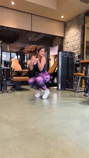 Shilpa Shetty Kundra on Instagram: "Hip hip… no hooray🤣 But mobility is so important for daily movement and quality of life. It helps reduce stiffness, improves flexibility and keeps the joints happy. So if you can get through this, you are already winning! Go give it a shot, while I complete my challenge 😝 #MondayMotivation #MobilityChallenge #FitIndia #SwasthRahoMastRaho"
