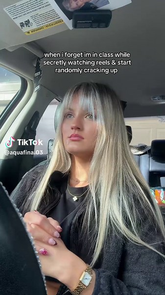 let out a few giggles & realize I need to lock tf in 😭 #college #inclass #collegetok #relatable #xyzbca