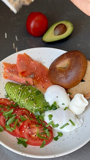 89K views · 1.2K reactions | Smoked salmon, poached eggs, avocado, bagel, tomato, fresh herbs #breakfastideas #wholefoods | healthymoodsf | Facebook