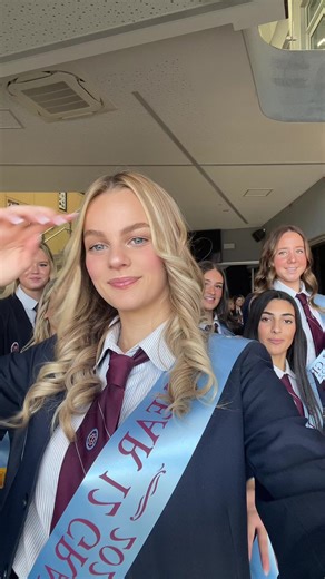 graduation 👩‍🎓👩‍🎓#sobbing