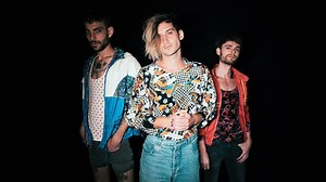 TE MIRO PARA VER SI ME VES MIRARTE - Surfistas Del Sistema - LETRAS.COM