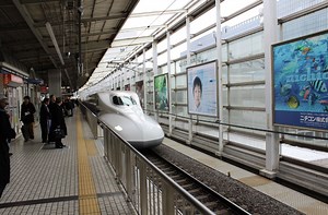 ▷ Cómo Ir De Kioto a Osaka y Viceversa 【Mejor Forma】 ⛩️