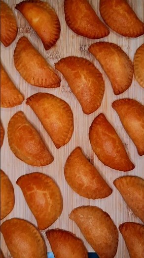 Εύκολα Τυροπιτάκια κουρού 🤤