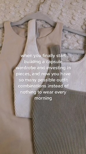 Building a Capsule Wardrobe for Endless Outfit Combinations