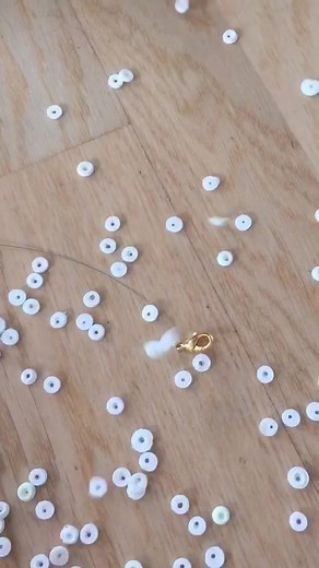 Here’s A Tutorial On How To Make A Pearl Choker 🌊✨ Is this on #foryoupage ?