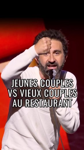 Jeunes et vieux couples au restaurant : une comédie de vie
