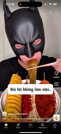 Còn nhớ anh chàng batman này ko???🍟