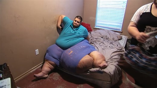 JT weighs almost 900-lb and is worried the trip to see Dr Now might kill him. #My600lbLife Watch full episodes on discovery : https://bit.ly/3HfHr6e | Love Reality