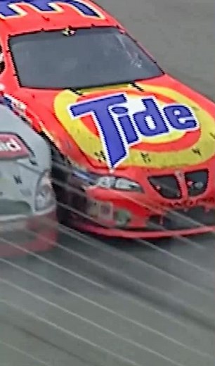 Kurt Busch vs Ricky Craven INSANE Side-by-Side Finish at Darlington Raceway (2003 NASCAR Cup Series)