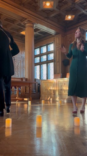 Plongez au cœur de la reconstruction de l’Hôtel de Ville d’Arras, chef-d’œuvre de l’Art déco arrageois ✨ Le 6 avril et le 25 mai 📅 Venez vivre une expérience unique en plein cœur du centre-ville d'Arras ! 🌟 Découvrez 𝗹’𝗛ô𝘁𝗲𝗹 𝗱𝗲 𝗩𝗶𝗹𝗹𝗲, accompagné d'un guide passionné qui vous fera voyager de salle en salle au rythme des interventions musicales du groupe 𝗧𝗵𝗲 𝗛𝘂𝗹𝘂𝗹𝗲𝗿𝘀, un duo acoustique Blues and Roots. Revivez l’effervescence des années folles 🥳 👋 Printemps de l'Art Déco