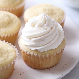 32K views · 94 reactions | This is the lightest and FLUFFIEST vanilla frosting. It’s my fave for frosting just about anything— cakes, cupcakes, cookies and more! Get the full recipe here: https://www.completelydelicious.com/whipped-vanilla-buttercream-frosting/ | Completely Delicious | Facebook