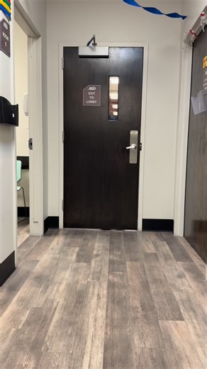 We’re closing out the year with one more well-deserved retirement celebration. 🎉 After 20 years with Bluegrass Orthopaedics, today we celebrate Dr. William O’Neill as he sees his final patient and begins his next chapter. For two decades, he provided expert care, steady leadership, and genuine compassion to patients across Kentucky. Throughout his career, Dr. O’Neill has accomplished many remarkable feats, including serving as one of the chief surgeons on the transplant team that performed two