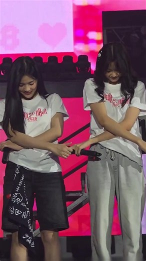 Oline and Erine JKT48 sweet moments – Time Will Tell fancam