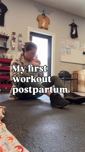 My first workout postpartum!! I didn’t get back into the gym till over 5 weeks postpartum, which surprisingly is the earliest I’ve ever felt ready to do this out of all my kids! I did end up doing the full workout but it took me over an hour because Harvey needed some extra love and that’s okay! It felt good to move my body and don’t have any pelvic floor heaviness while doing the movements! Workout 2x20 kneeling squats 2x20 clam shells with hip shift 2x20 banded good mornings 2x10 90/90 extensi