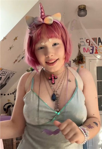 Estilo OOTD con temática de unicornios