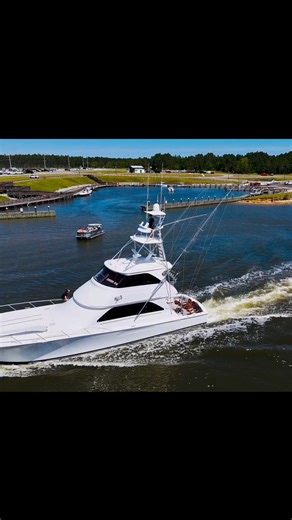 Flat Dangerous Cruising the Intracoastal Waterway at the World Famous Launch @ ICW #ICW #TheLaunch #SportFish #SportFishing #FlatDangerous | The Big Dan Show