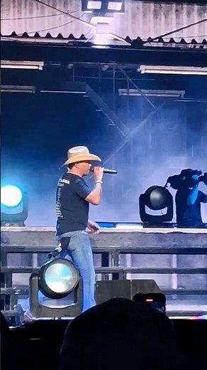 Jason Aldean Dirt Road Anthem