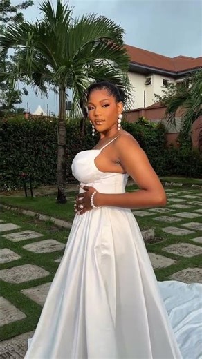 It's that time of the year beauties 🥰 #beautiful #bride #wedding #weddingdress #cute